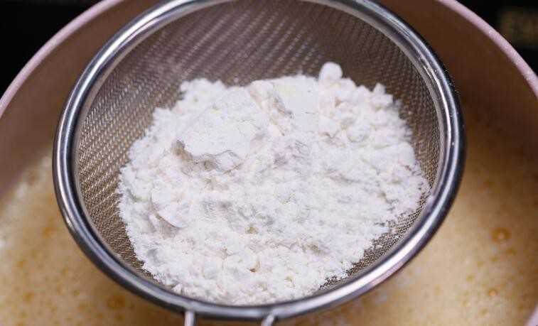 低筋面粉和普通面粉有什么区别(低筋面粉和普通面粉有什么区别吗)